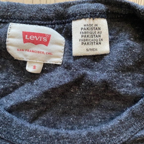 Levi’s pocket tshirt short sleeve - Picture 3 of 3